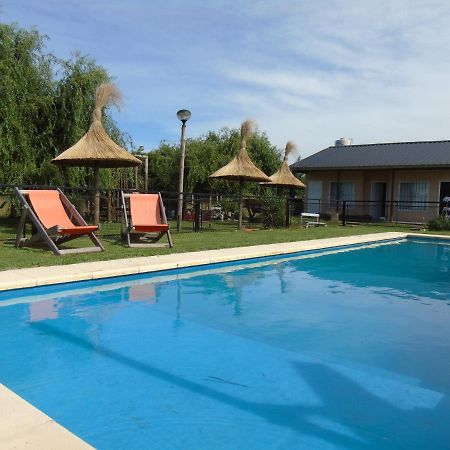 Aitue Bungalows Gualeguaychu Exterior photo